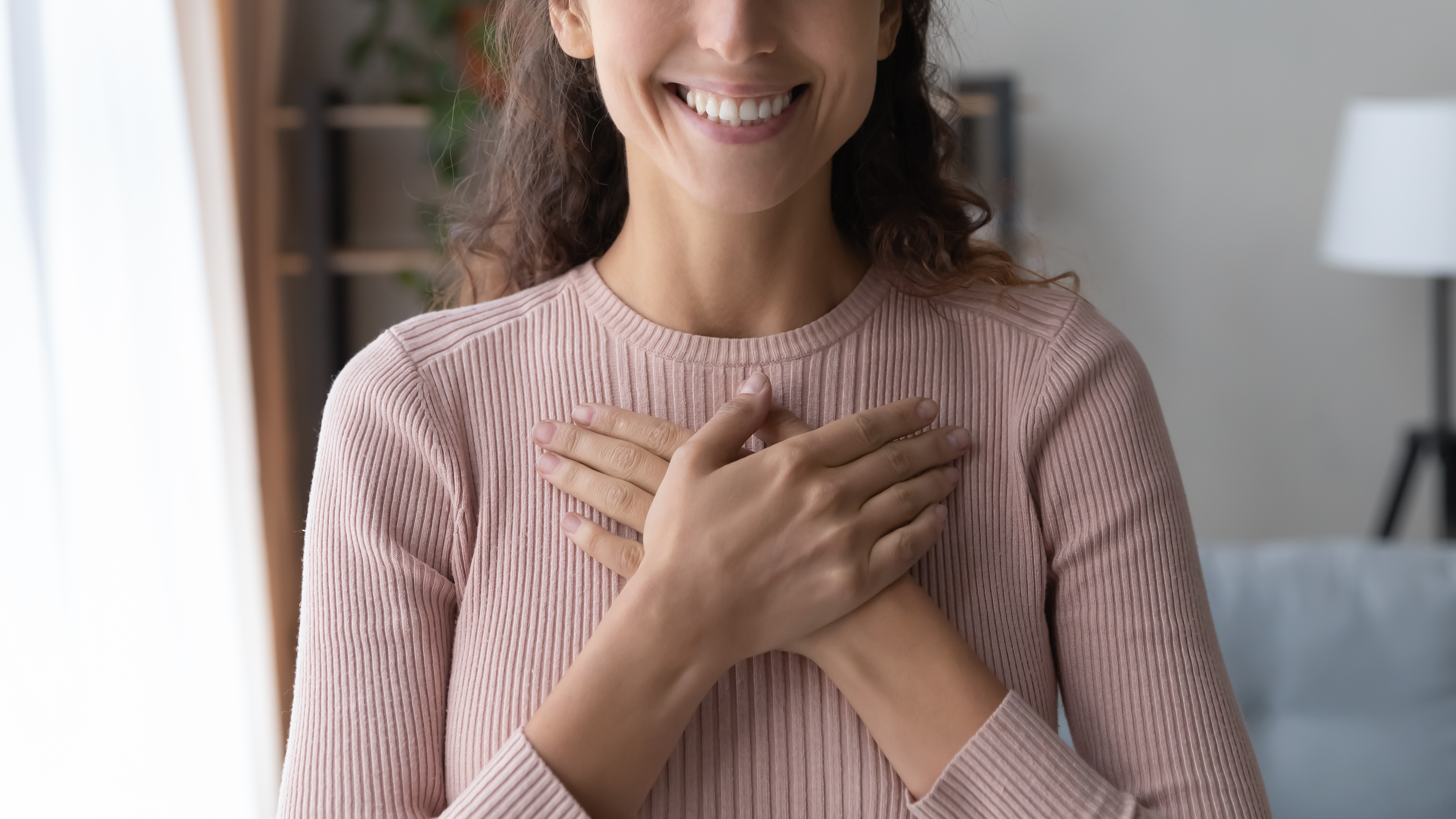 woman practicing gratitude 